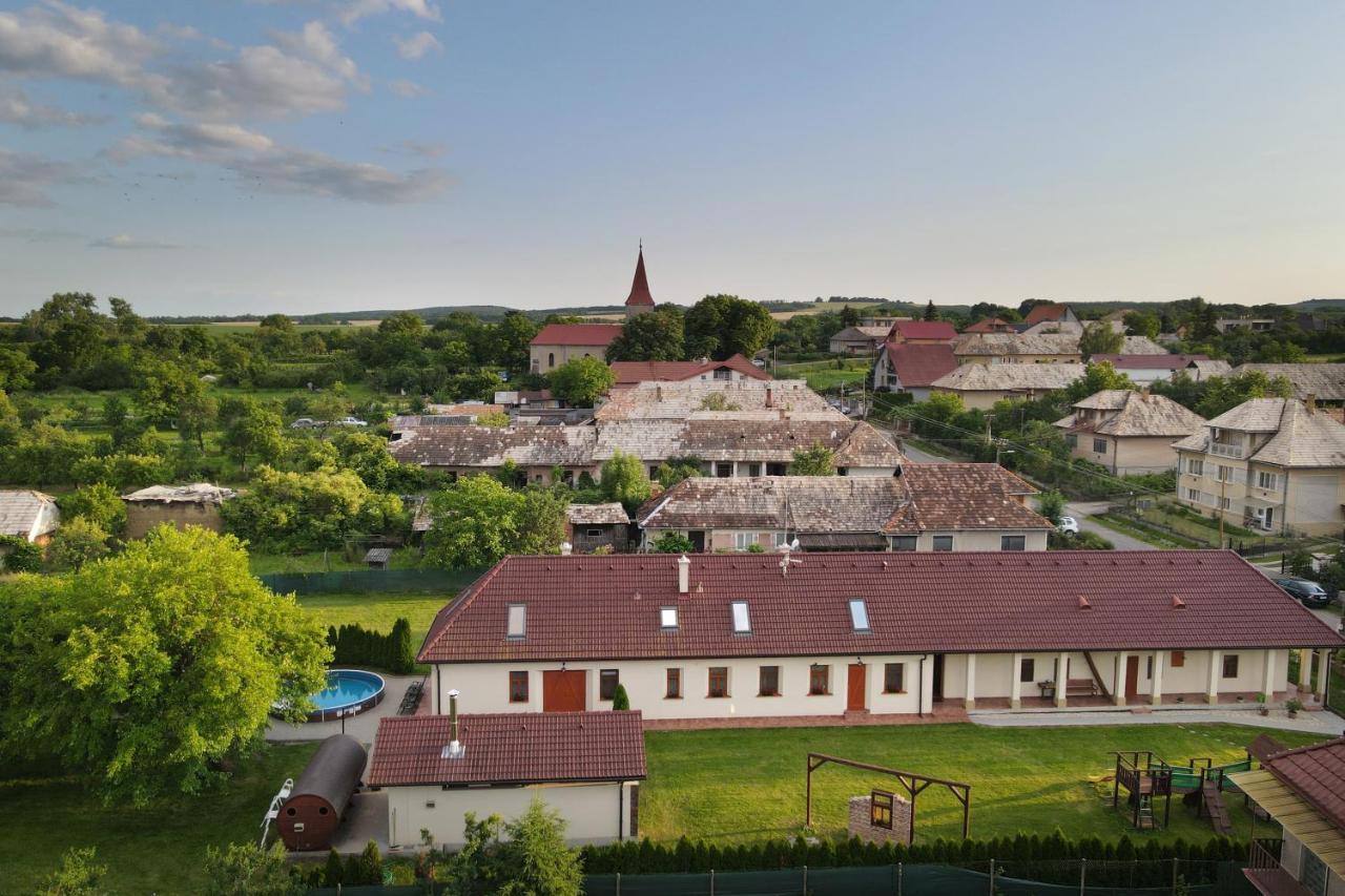 Farmaobeckov Sk Apartment Luaran gambar