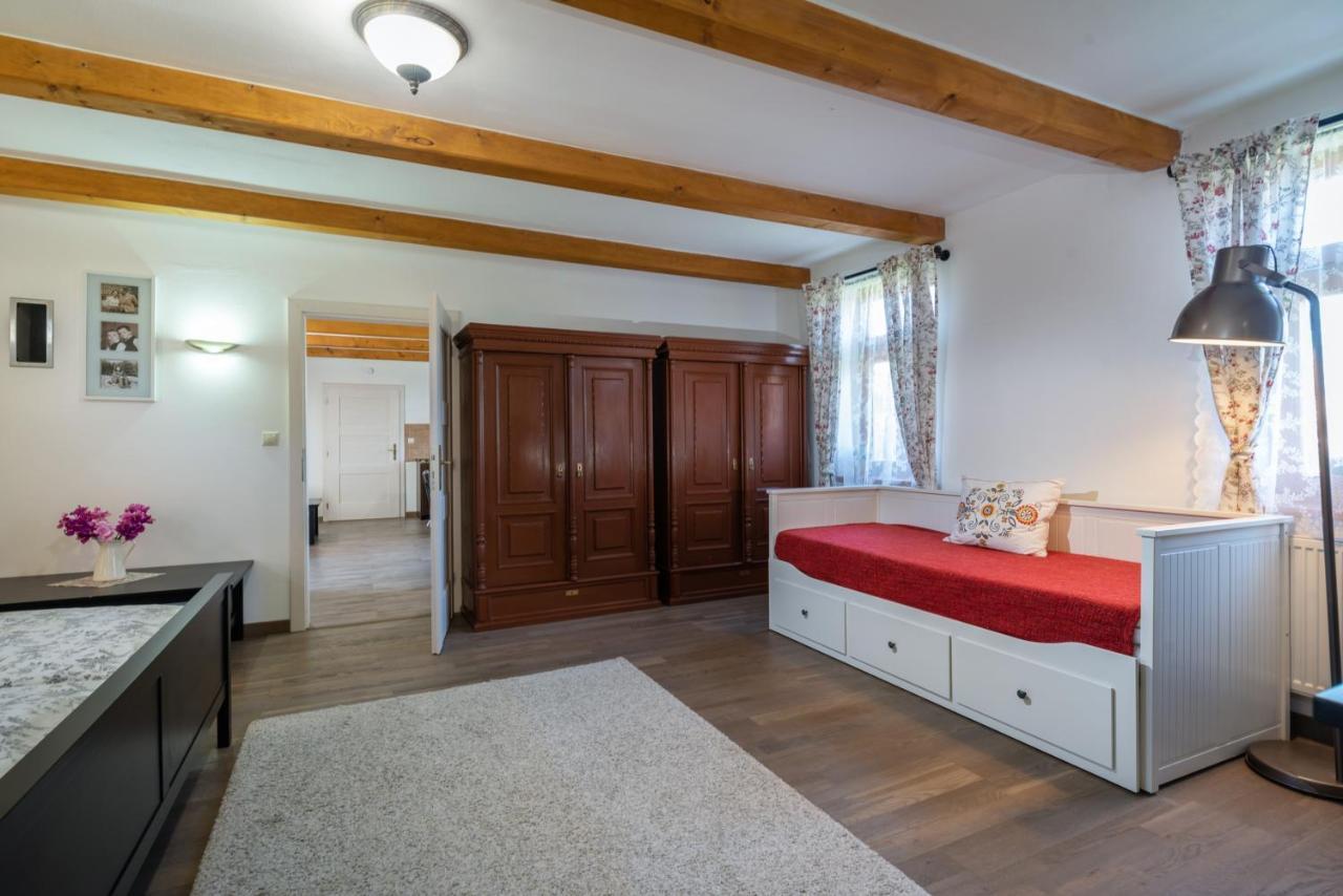 Farmaobeckov Sk Apartment Luaran gambar