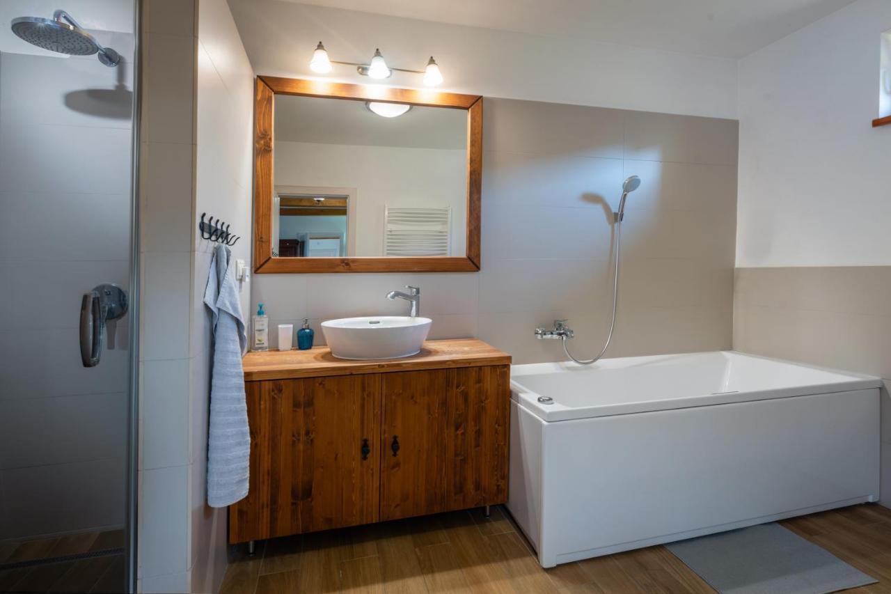 Farmaobeckov Sk Apartment Luaran gambar